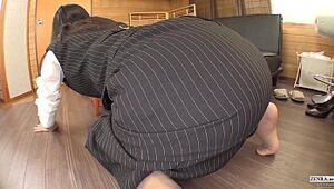 Chinese office dame bottomless face-sitting farting HD subtitles